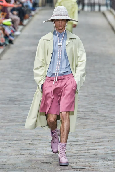 Look 4